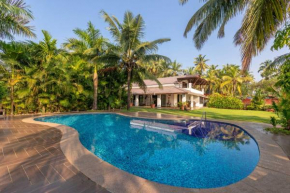StayVista at Wings On Water - Riverview Villa with Pool